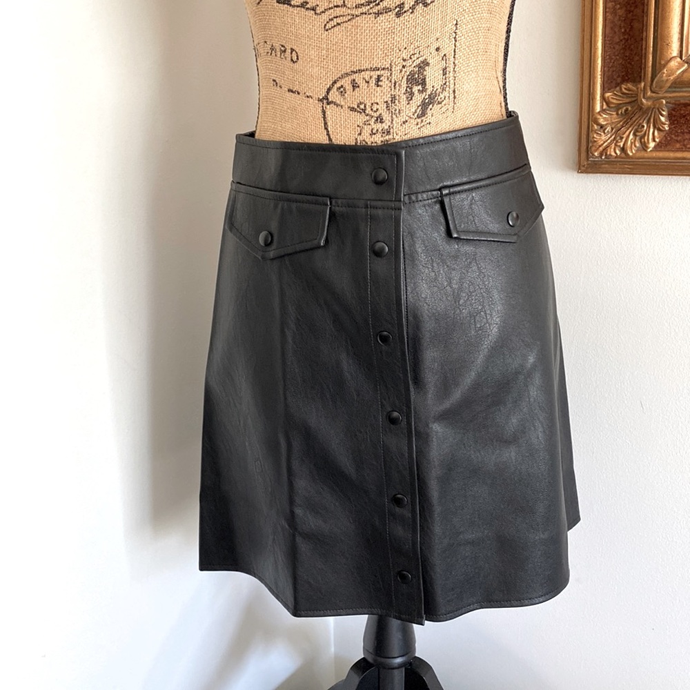NEW Molly Bracken Black Faux Leather Mini Skirt Snap Button Soft Light Size 6